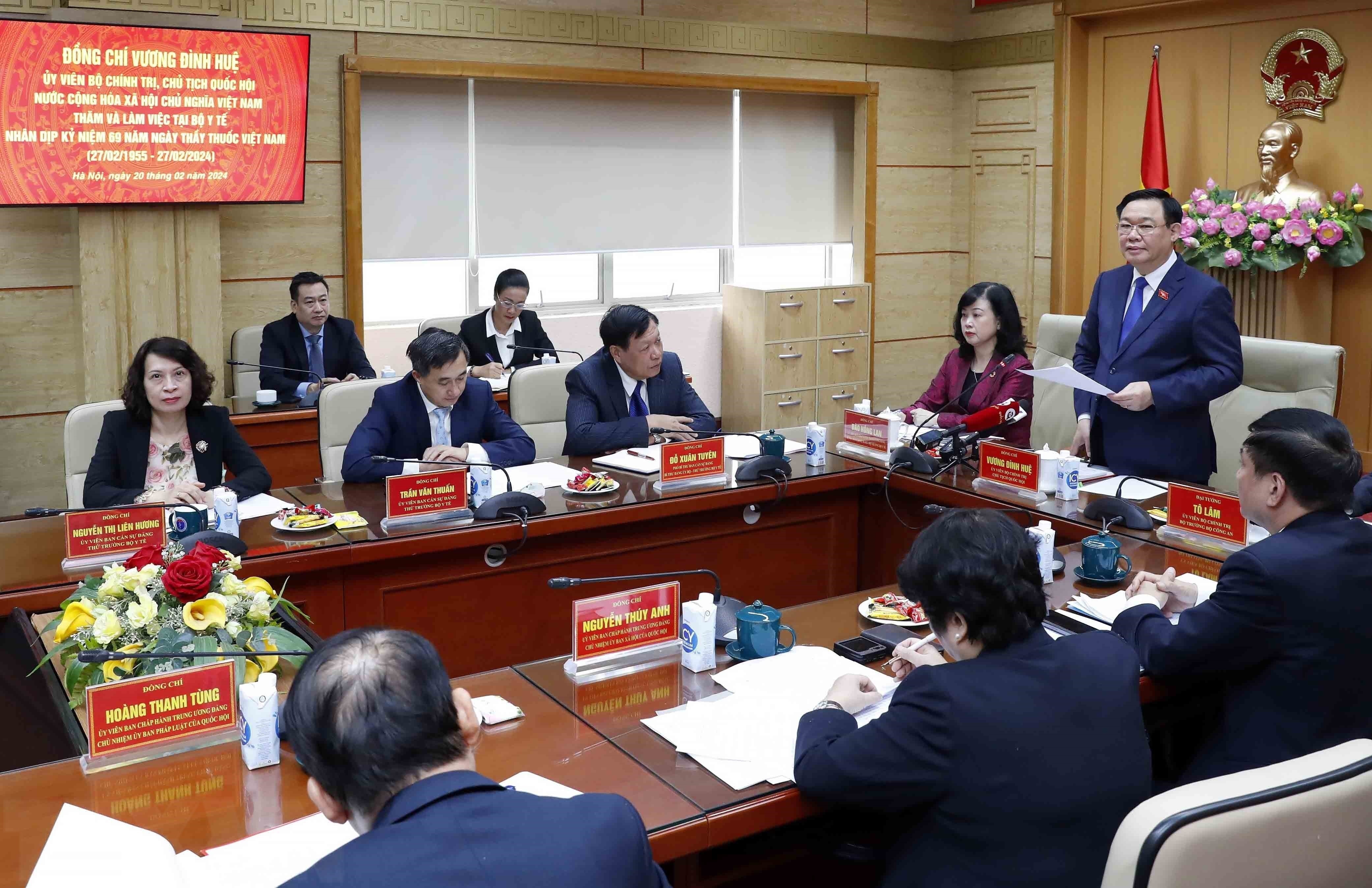 Chu tich Quoc hoi anh 5