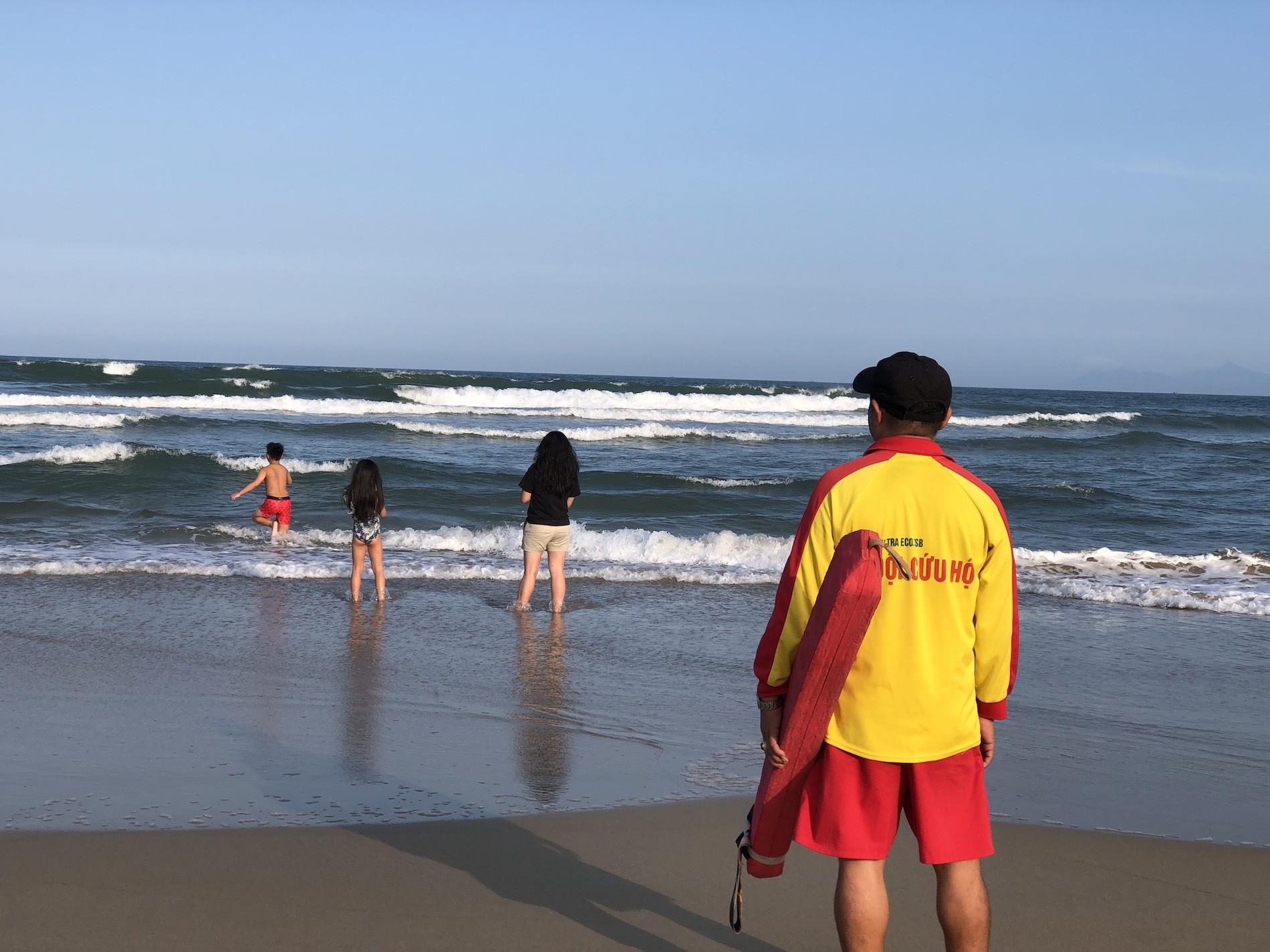 cuu nan tren bai bien anh 4