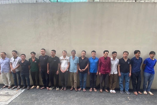 Bat qua tang 20 doi tuong danh xoc dia hinh anh