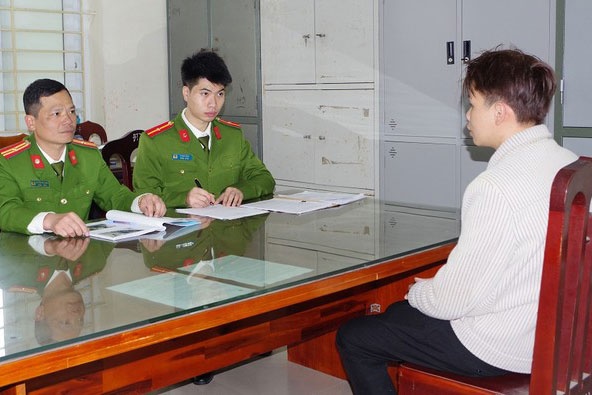 Khoi to thanh nien cho ban nhau muon xe dan den tai nan chet nguoi hinh anh