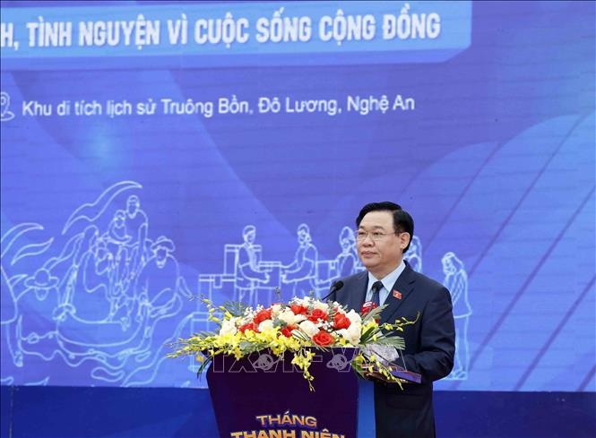 Chu tich Quoc hoi anh 1