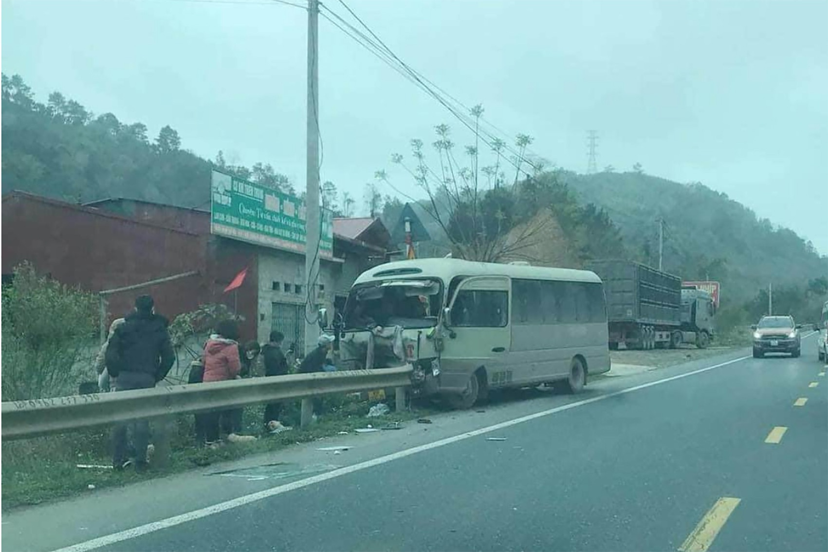 Xe khach tuyen Ha Noi anh 2