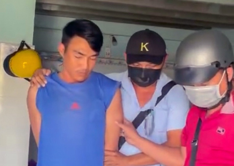 Bat giu doi tuong bi truy na trong vu no sung o Vinh Long hinh anh