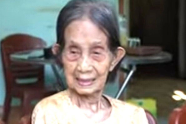 Cu ba o Dong Nai hon 'Nguoi cao tuoi nhat the gioi' 2 tuoi hinh anh