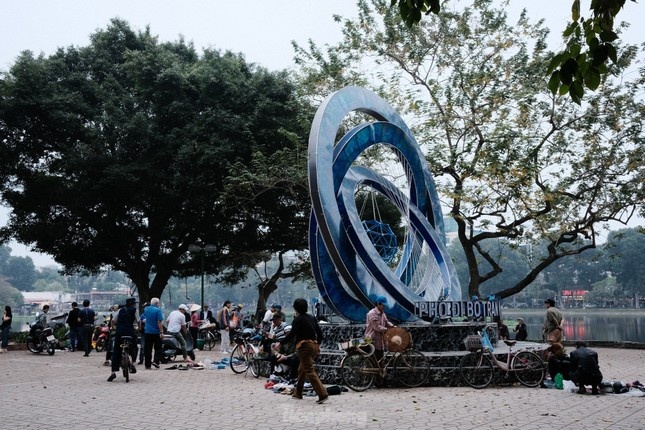 100% so phieu dong thuan lam 5 quang truong quanh ho Thien Quang hinh anh