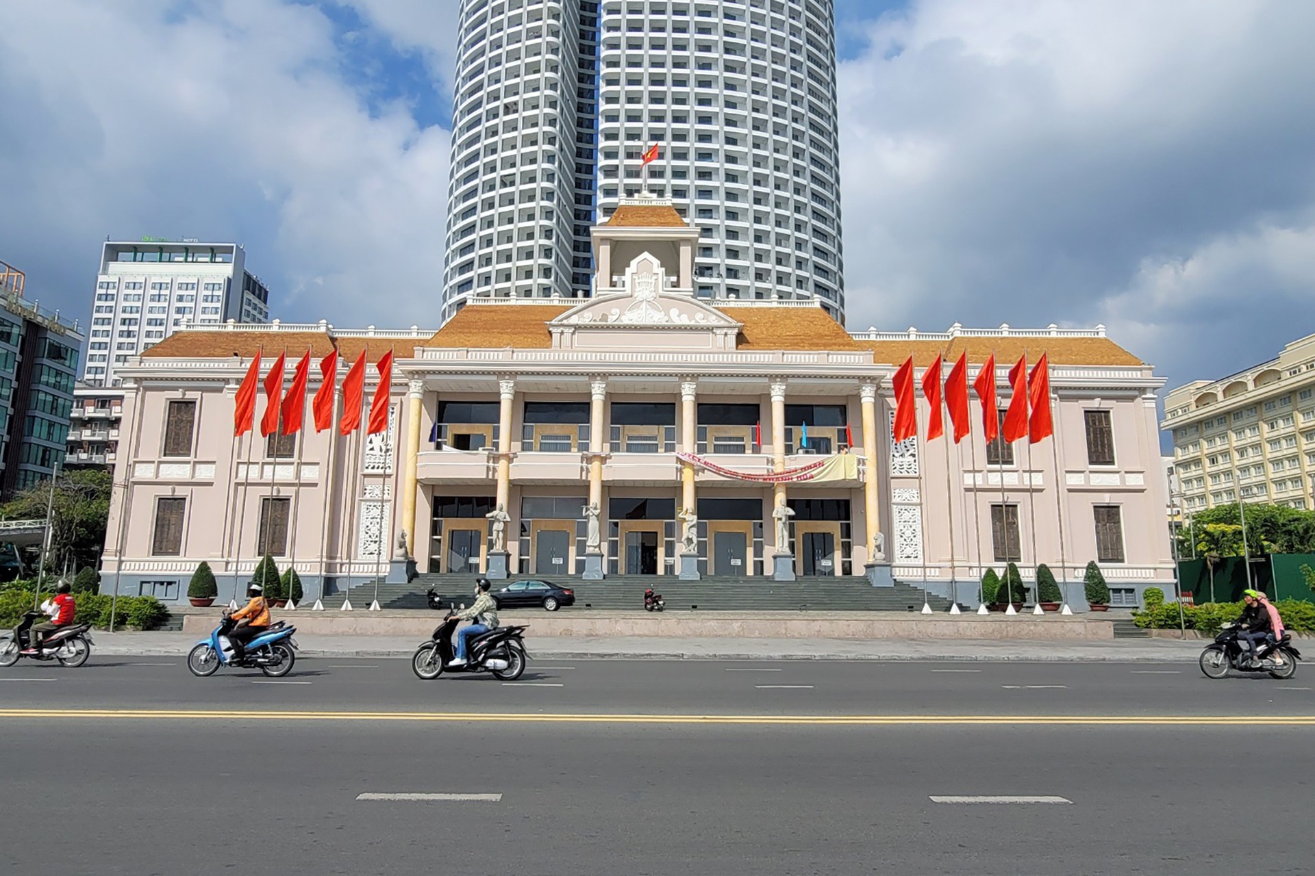 Doi tru so HDND, UBND tinh Khanh Hoa de xay moi hinh anh