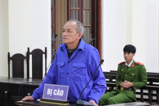 chay viec vao cong an anh 1