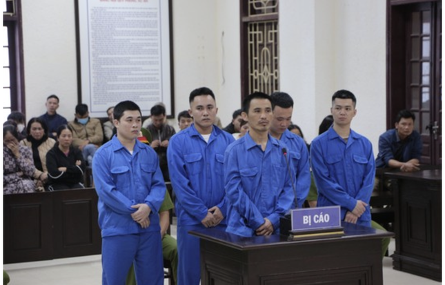 Tu hinh ba bi cao pham toi mua ban, van chuyen ma tuy hinh anh