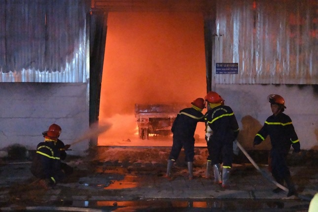 Kho gao o Can Tho bat ngo phat hoa hinh anh