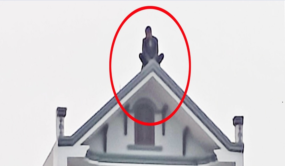 Dam vo va me vo, nguoi dan ong lao tu noc nha nghi xuong dat hinh anh