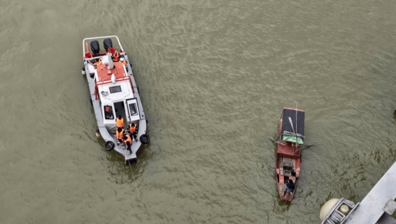 Lap ho so xu ly nguoi tao hien truong gia nhay cau Dong Tru cung 3 con hinh anh