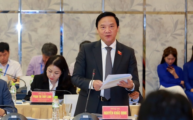 Chu tich Quoc hoi anh 2