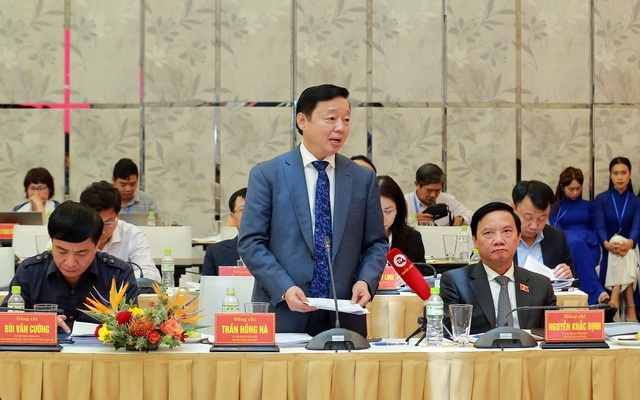 Chu tich Quoc hoi anh 3