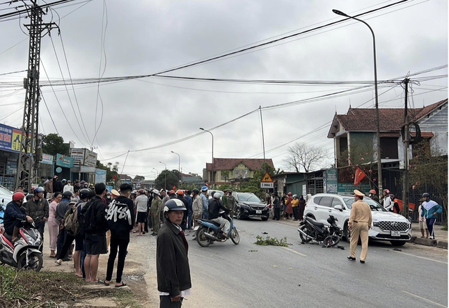 Xe may doi dau tren quoc lo 9 hinh anh