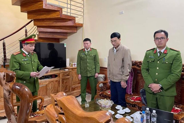 Bat Chi Cuc truong Chi cuc Du tru tinh Tuyen Quang hinh anh