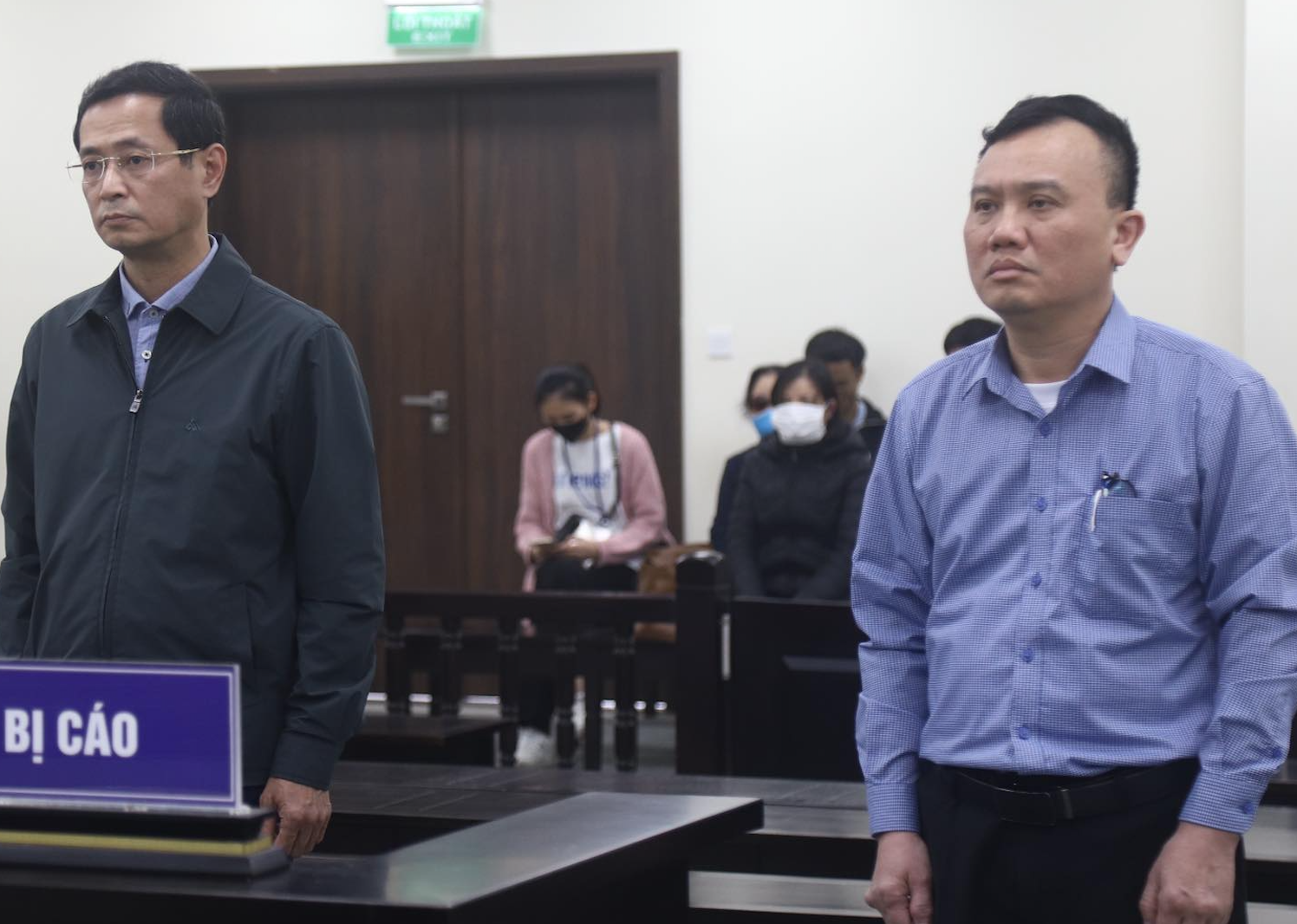 Cuu Giam doc CDC Ha Noi nhan an treo hinh anh