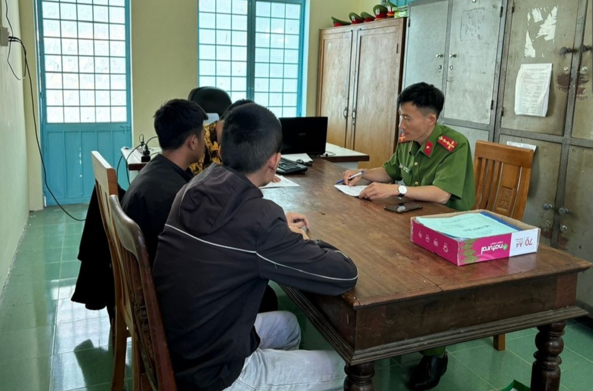 Vao mien Nam tim viec, nam thanh nien bi lua sang Campuchia hinh anh