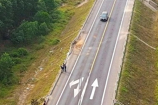 Bo sung nhieu hang muc cho cao toc Cam Lo - La Son hinh anh