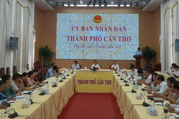 Can Tho nhap 4 phuong vao mot, du 180 nhan su hinh anh