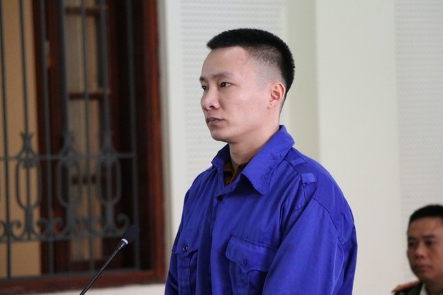 Du do 10 nguoi sang Lao, ban cho ong chu Trung Quoc hinh anh