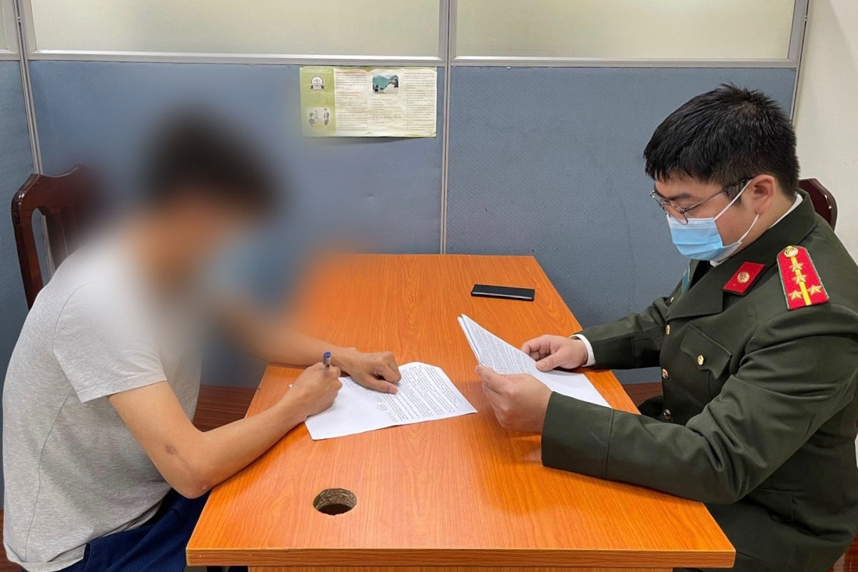 Xu phat Facebooker dang tin sai su that vu viec tren pho Tran Cung hinh anh