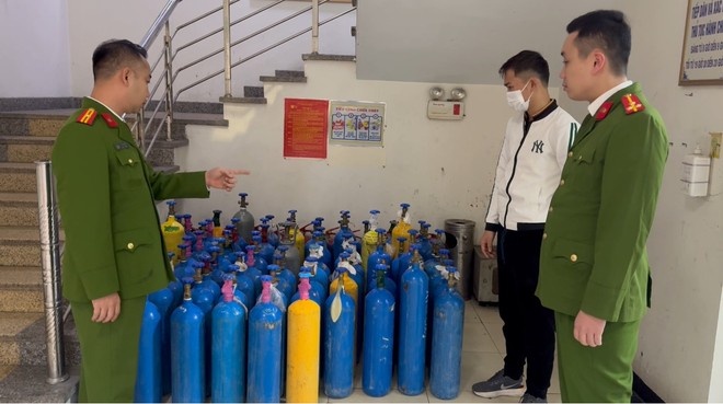 Đột kích kho khí cười  ảnh 1 Dot kich kho khi cuoi anh 1