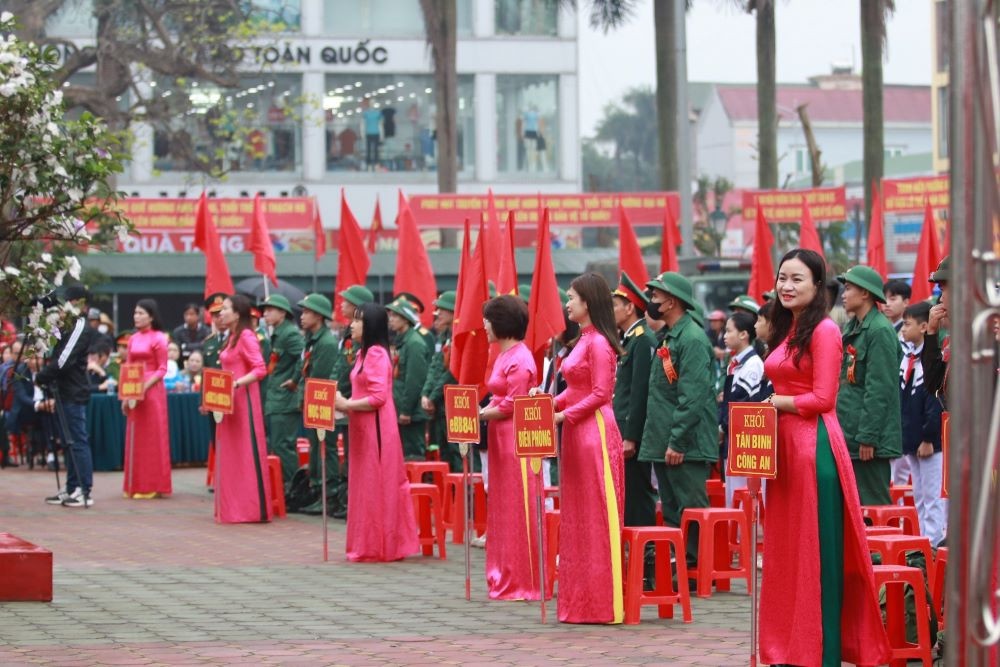 Nam thanh nien o Ha Tinh bi xu phat vi tron nghia vu quan su hinh anh