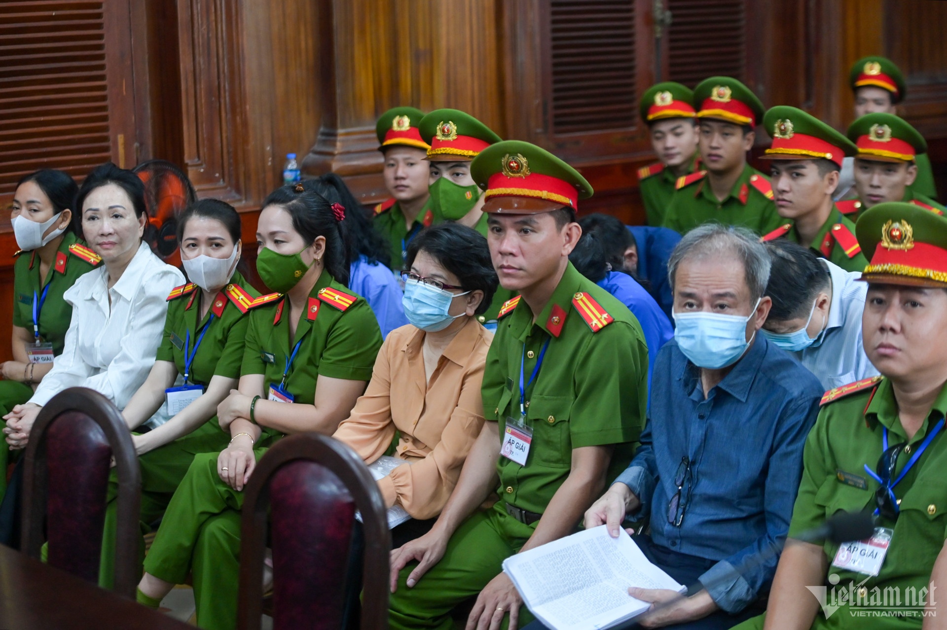 Vạn Thịnh Phát,  Trương Mỹ Lan,  Đỗ Thị Nhàn,  Ngân hàng SCB ảnh 2 Van Thinh Phat,  Truong My Lan,  Do Thi Nhan,  Ngan hang SCB anh 2