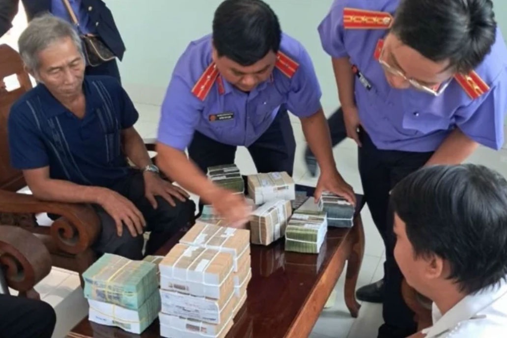 Nhan boi thuong gan 2,6 ty dong sau 45 nam chiu oan sai hinh anh