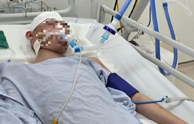 Nam sinh lop 8 o Ha Noi bi danh chan thuong so nao khi choi bong ro hinh anh