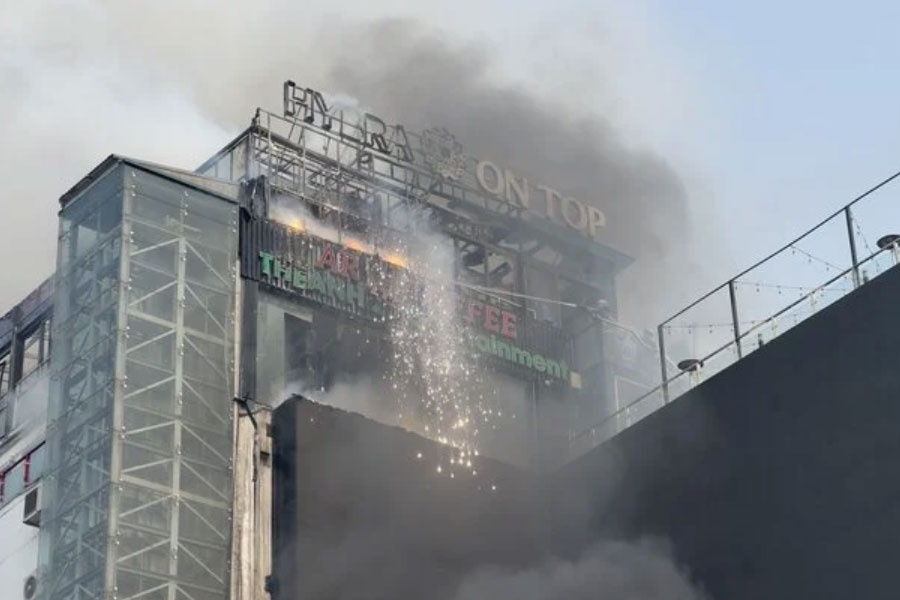 Chay toa nha trung tam thuong mai OCD Plaza o Ha Noi hinh anh