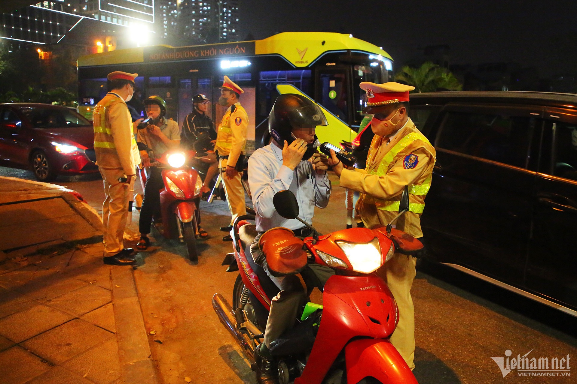 Ha Noi tai nan anh 2