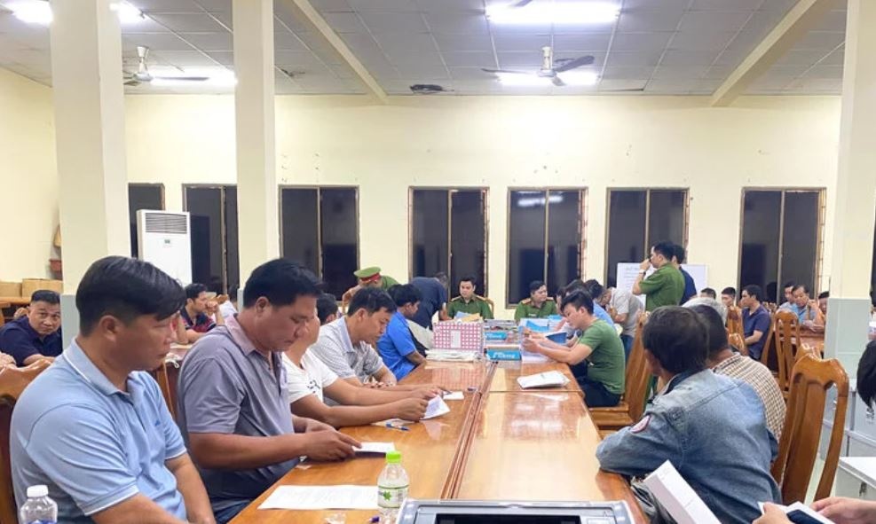 Dang Viet Ha dang kiem anh 1