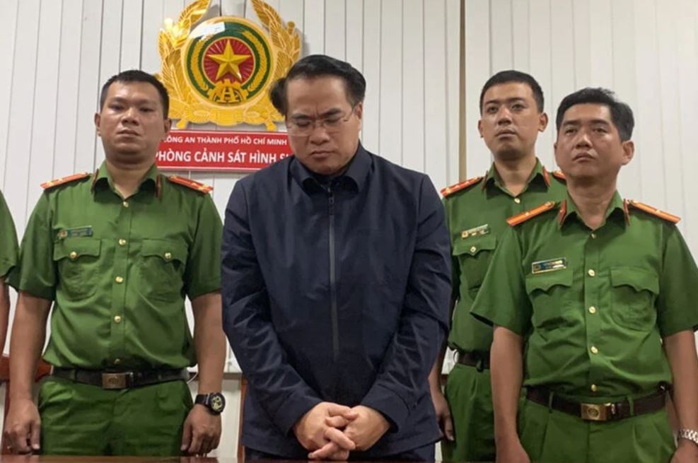 Cuu Cuc truong Dang kiem chi dao chia tien hoi lo cho minh cao nhat hinh anh