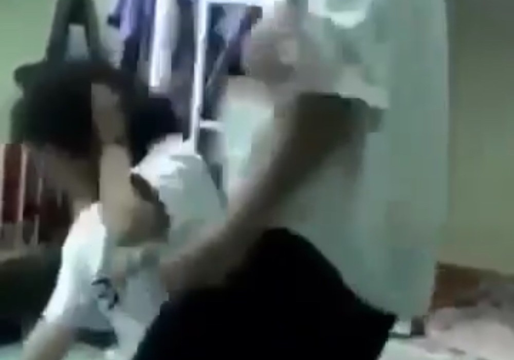 Xac minh vu nu sinh bi ban hoc bat quy goi, tat vao mat o ky tuc xa hinh anh