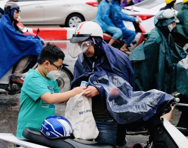 Ha Noi: Phai dung tuyen sinh lop 6 truong Amsterdam trong nam nay hinh anh