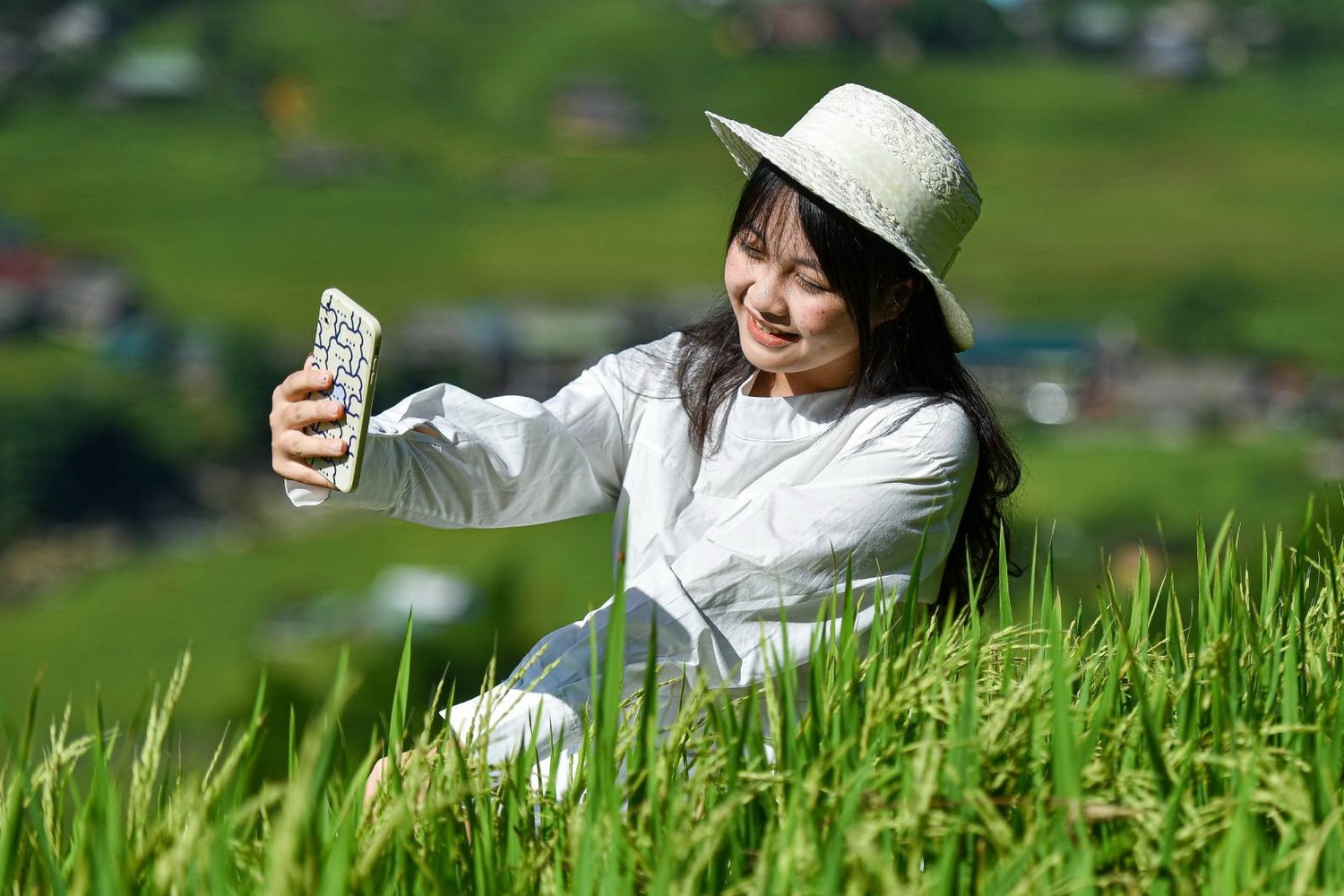 Thoi tiet ngay 22/3: Nam Bo nang gay gat, Tay Bac Bo mua giong hinh anh