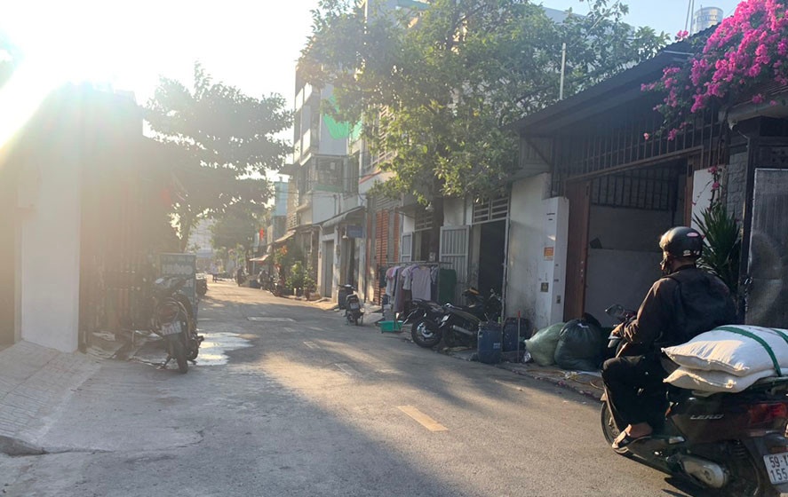 Hai vu dam guc nguoi giua pho o TP.HCM hinh anh