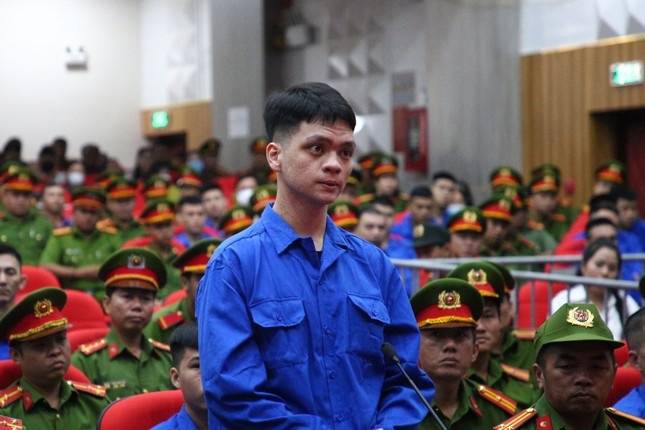 Khang nghi tang hinh phat 14 bi cao vu no sung gianh dat o Phu Quoc hinh anh