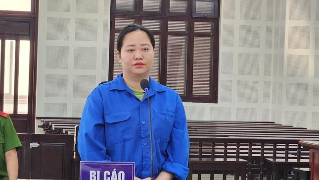 Tong Giam doc 'dom' nhan tien ty de lam so do gia cho nguoi quen hinh anh