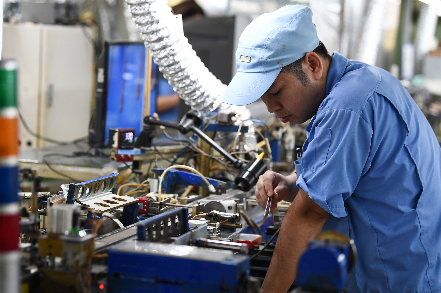 De huong luong huu toi da 75%, nguoi lao dong dong BHXH nhu the nao? hinh anh