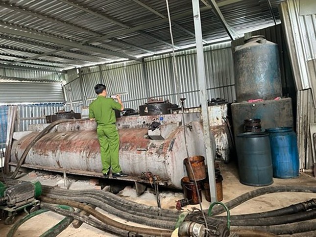 Buôn lậu dầu,  Saigon Transco,  Công ty Saigon Transco ảnh 2 Buon lau dau,  Saigon Transco,  Cong ty Saigon Transco anh 2