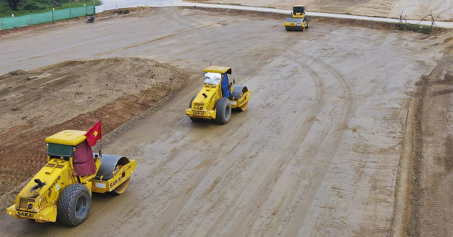 Thu tuong: Thay the can bo yeu kem trong quan ly dau tu cong hinh anh