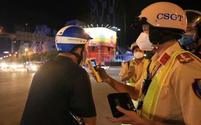 Dai bieu Quoc hoi de nghi khong tuoc bang neu nong do con thap hinh anh