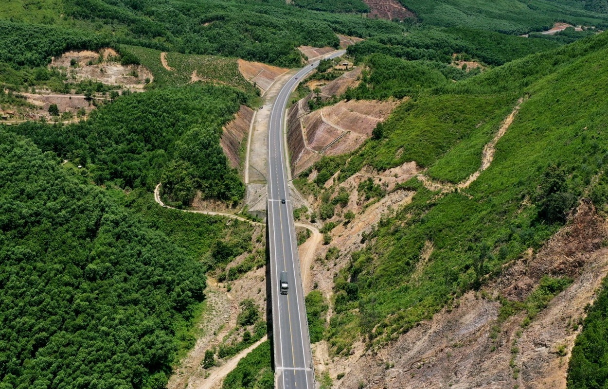 Cam Lo - La Son: Nhieu de xuat, giai phap, van tai nan lien tiep hinh anh