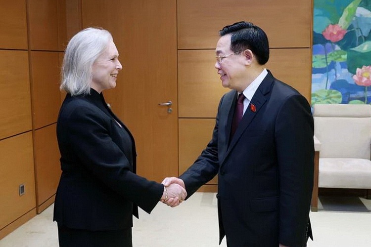 Chu tich Quoc hoi Vuong Dinh Hue tiep Doan dai bieu Thuong vien My hinh anh