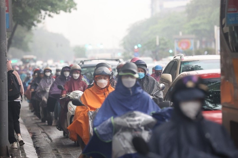 Don khong khi lanh yeu, mien Bac mua keo dai hinh anh