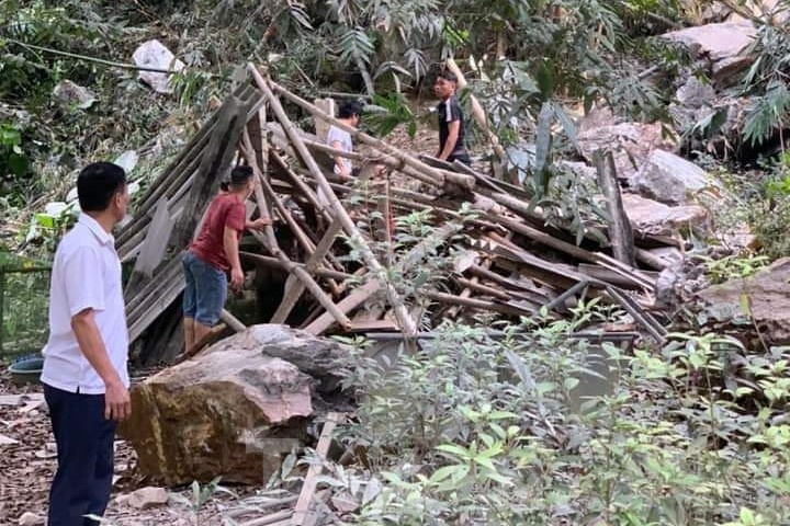 Dong dat Ha Noi anh 1