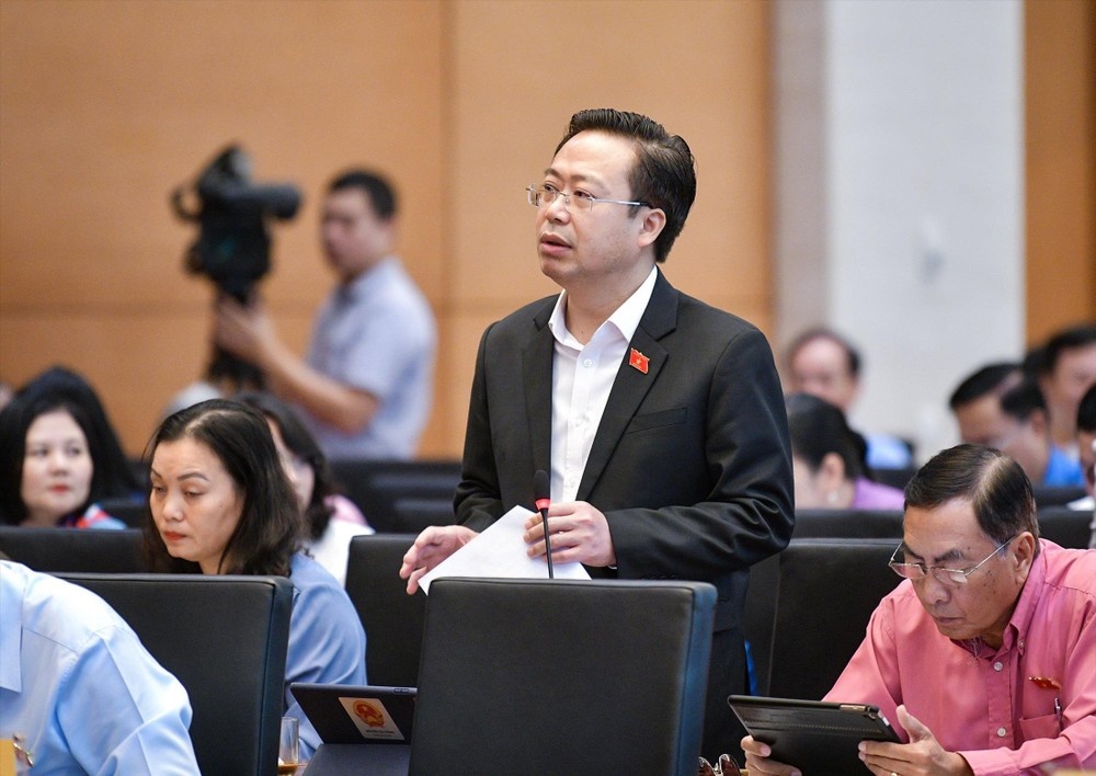 Nong do con Quoc hoi anh 2