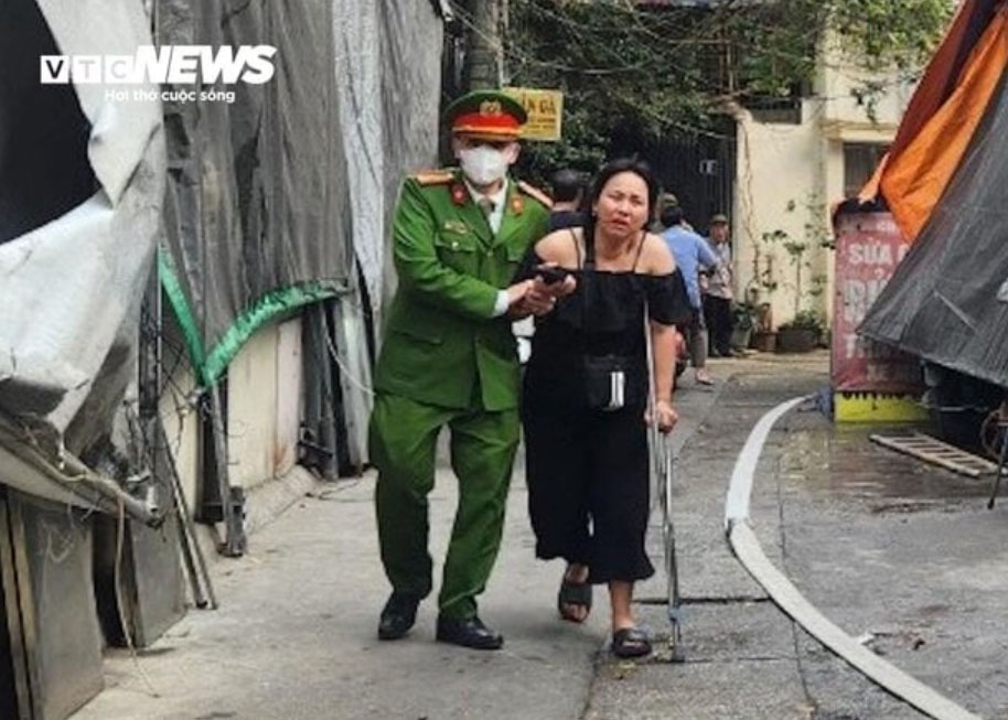 Chay ngoi nha 3 tang anh 2